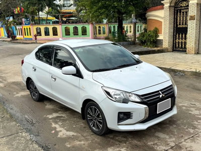 Mitsubishi Attrage model 2022 số sàn màu trắng