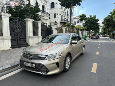 Xe Toyota Camry 2.0E 2015