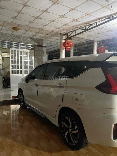 Mitsubishi Xpander 7 chỗ Trắng