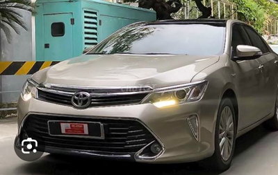 Toyota Camry 2017 2.0E Vàng cát