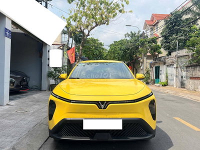 LIMO GREEN - 6.000KM - FREE SẠC KGH