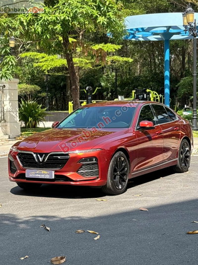 Xe VinFast Lux A 2.0 Premium 2.0 AT 2020