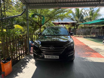 Hyundai Tucson Đen 5 chỗ