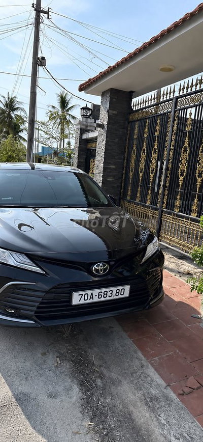 Toyota Camry 2022 2.0Q Đen 38.000 km