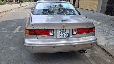 Toyota Camry 2001 2.2 Gli Bạc