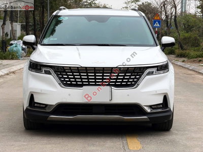 Xe Kia Carnival Signature 2.2D 2024