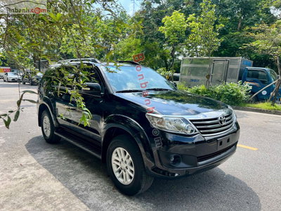 Xe Toyota Fortuner 2.7V 4x2 AT 2015