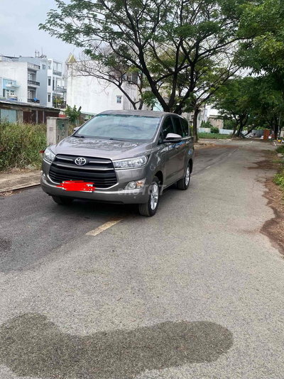 Toyota Innova Vàng cát