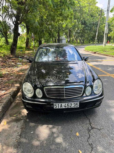 Mercedes-Benz E240 2004 Đen
