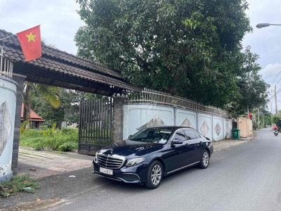 Mercedes-Benz E200 2017 71000 km Xanh