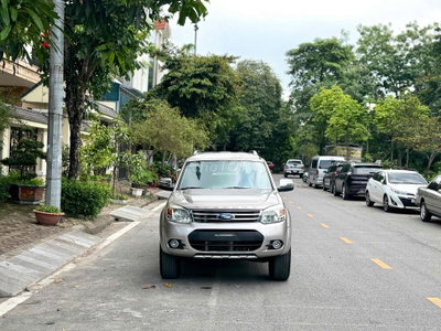 Ford Everest 2015 Limited 4x2 - 128000 km
