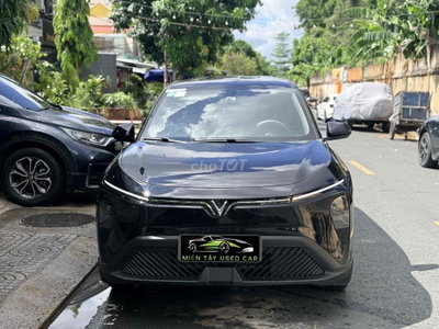VinFast Limo Green dk 2026. sạc không giới hạn