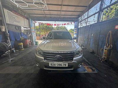 Ford Everest 2010 2.5L 4x2 MT - 100000 km