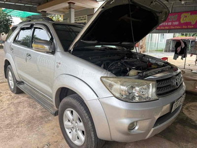 Toyota Fortuner 2012 Bạc
