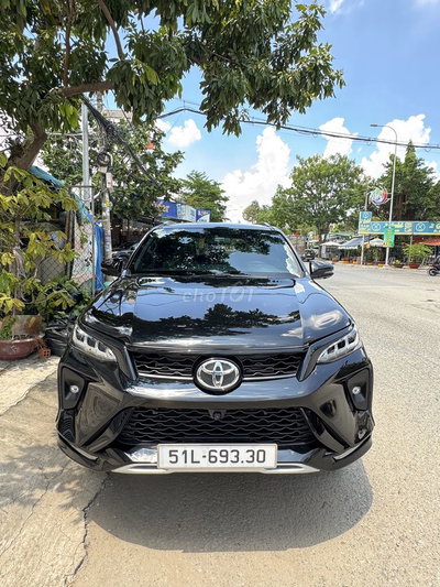 Toyota Fortuner Legender 2025 luớt 4500 km Đen