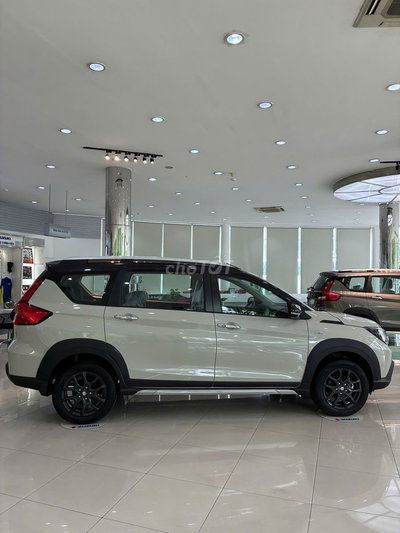 Xả tồn 01 xe XL7 Hybrid 2025 Trắng ngà - Giá tốt