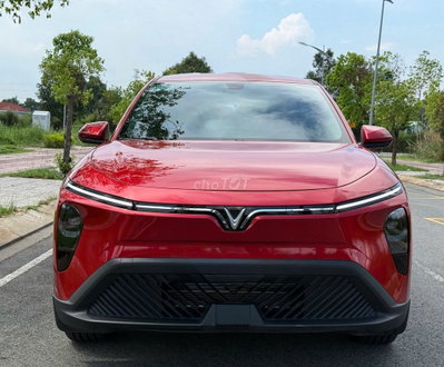 SIÊU LƯỚT Limo Green 2025 Đỏ 1300km- FREE SẠC