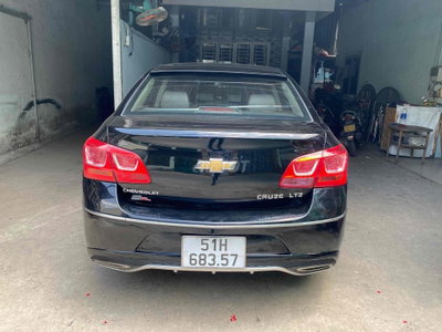 Chevrolet Cruze 5 chỗ số tự động