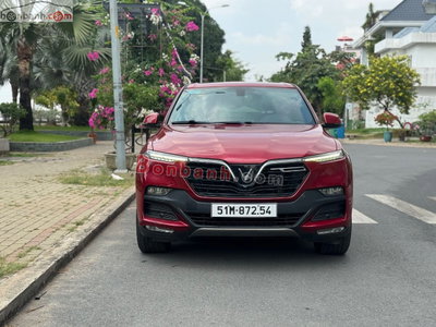 Xe VinFast Lux SA 2.0 Base 2.0 AT 2021