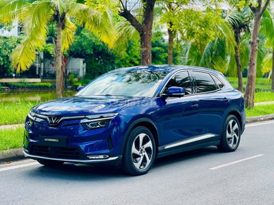 Xe ô tô điện Vinfast VF8 Eco 2023 Xanh