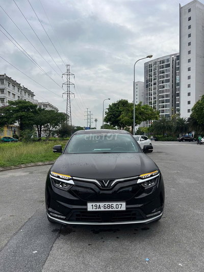 Xe điện VinFast VF8 Plus 2024 Đen