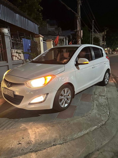 Hyundai i20 màu Trắng 2014