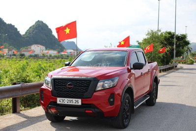 Nissan Navara EL 2024 1 cầu màu Đỏ
