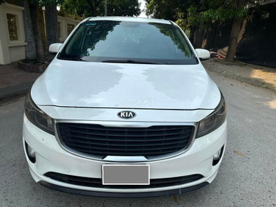 Kia Sedona model 2018 máy dầu màu trắng