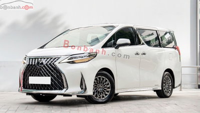 Xe Lexus LM 300h Royal Lounge 2020