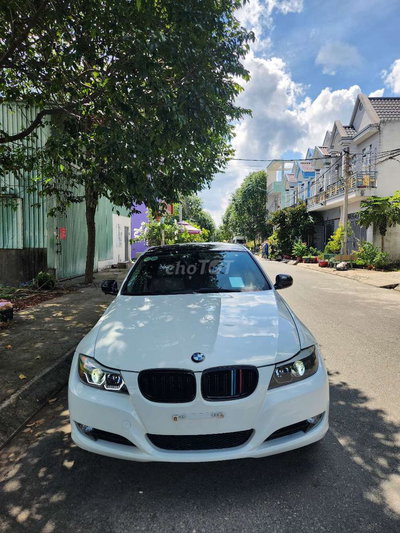 BMW 325i 2010 Trắng 5 chỗ