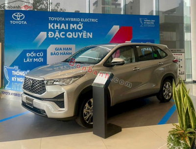 Xe Toyota Innova Cross HEV 2.0 CVT 2026