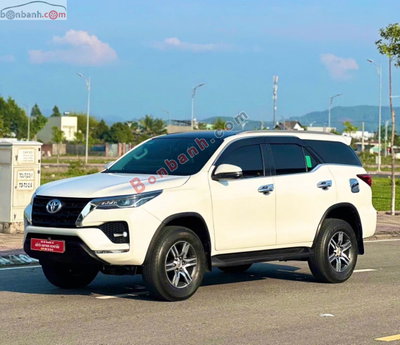 Xe Toyota Fortuner 2.4G 4x2 AT 2021