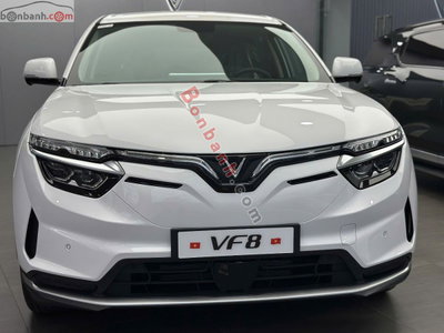 Xe VinFast VF8 Eco 2026