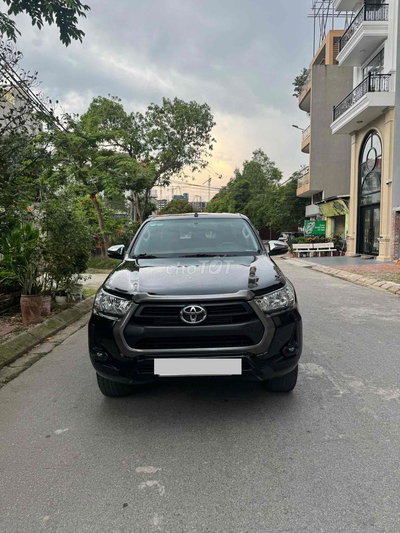 Toyota Hilux 2.4G Đen