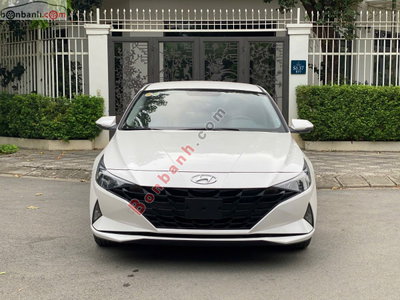 Xe Hyundai Elantra 1.6 AT Tiêu chuẩn 2022
