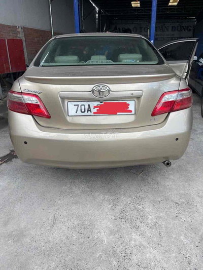 Toyota Camry nhập Mỹ màu Vàng cát