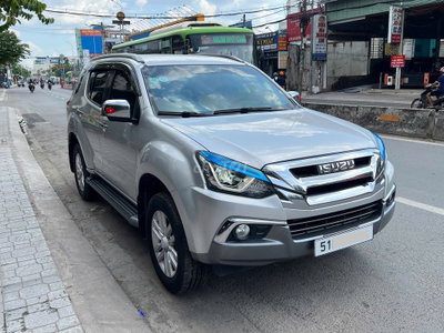 Isuzu Mu-X model 2020 số tự động máy dầu