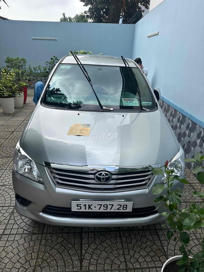 Toyota Innova 2012 E Bạc
