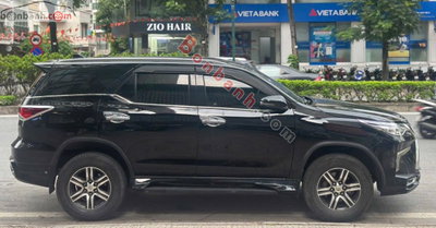 Xe Toyota Fortuner 2.4G 4x2 AT 2019