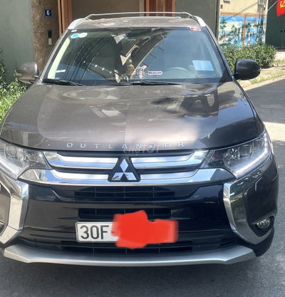 Mitsubishi Outlander Nâu 7 chỗ