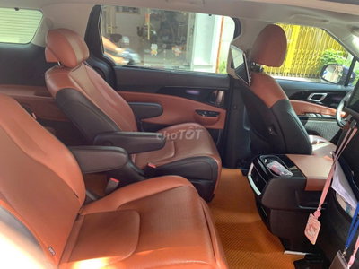 Kia Carnival 2022 Signature xanh