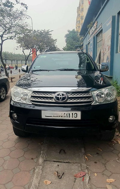 Toyota Fortuner 2011 Đen