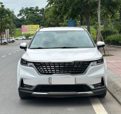 Kia Carnival 2024 Premium 2.2D 7S - 48000 km