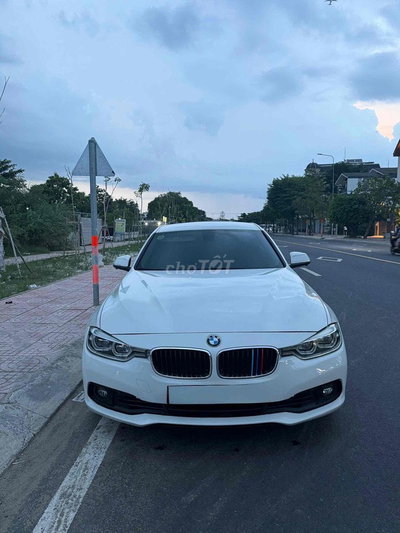 BMW 320i 2016 Trắng