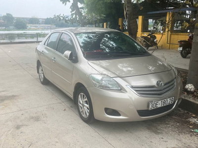 Toyota Vios 2010 Vàng cát