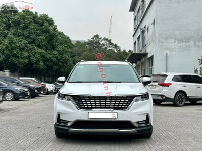 Xe Kia Carnival Premium 2.2D 7S 2024