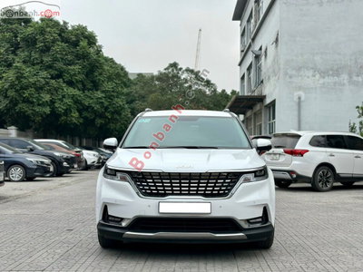Xe Kia Carnival Premium 2.2D 7S 2024