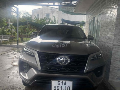 Toyota Fortuner 2020 Xám 27000 km