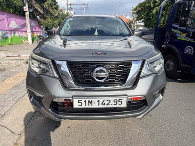 Nissan Terra 2019 7 chỗ Xám