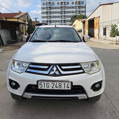 Mitsubishi Pajero Sport 2016 Trắng